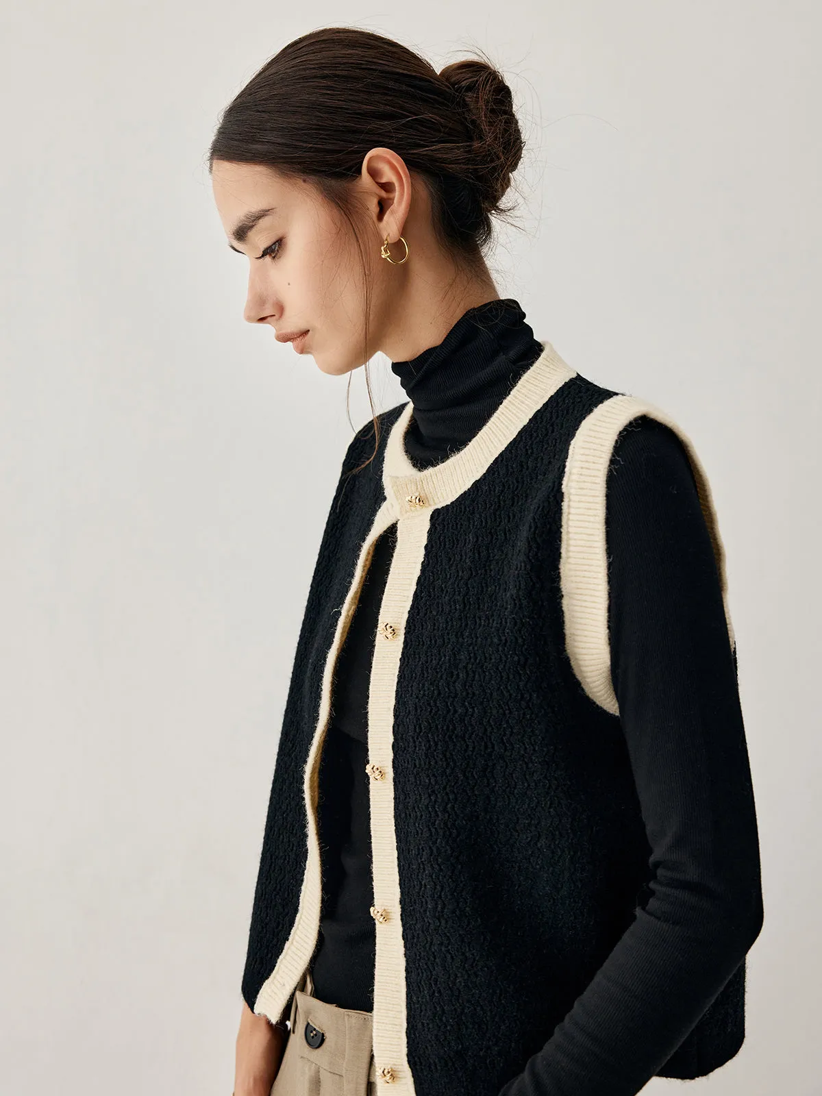 Contrast Trim Graceful Knit Vest