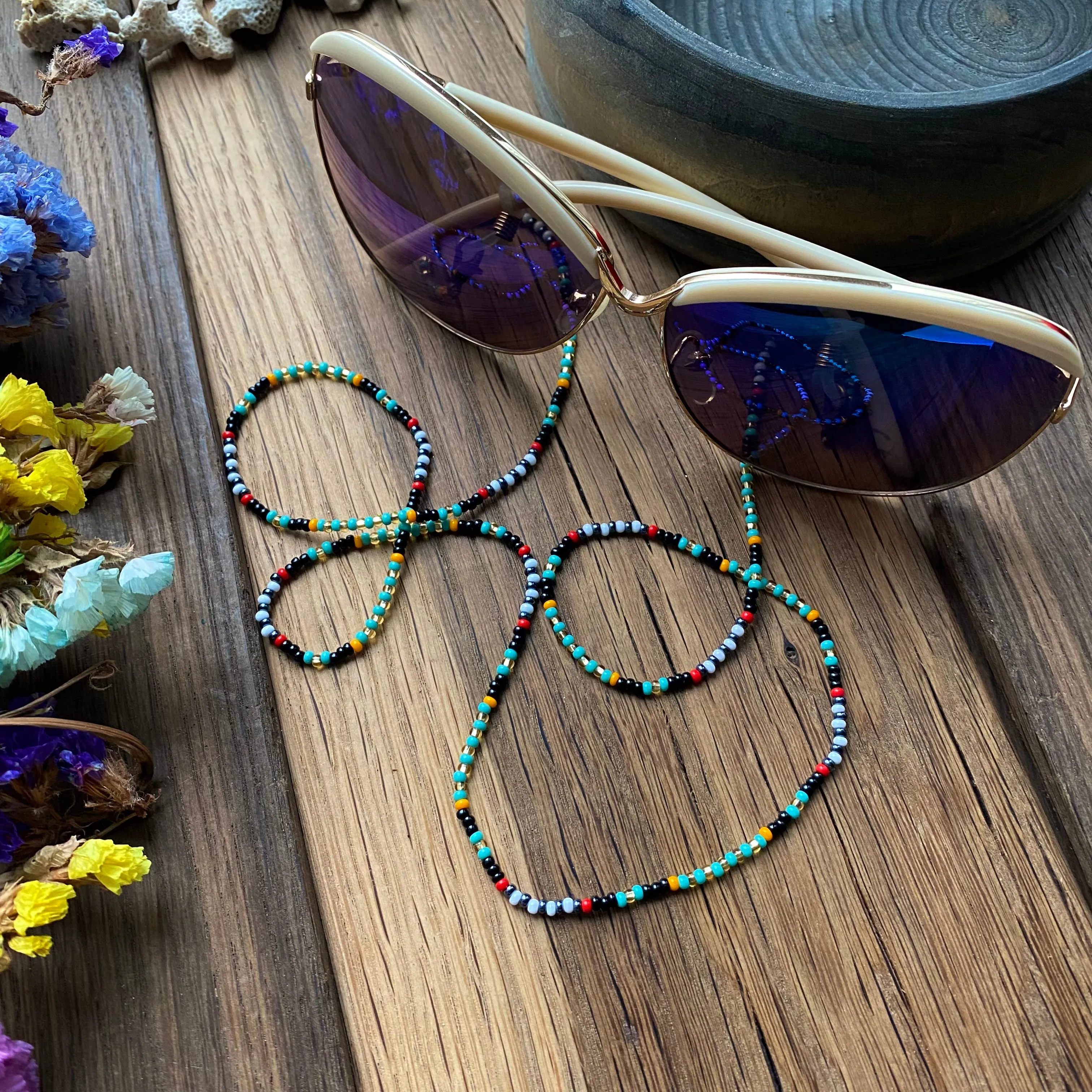 Dainty Colorful Seed Bead Glasses Chain, Cute Beaded Lanyard, Boho Eyeglass Chain, Hippie Mask Chain, Airpod chain, Bohemian Glasses Strap