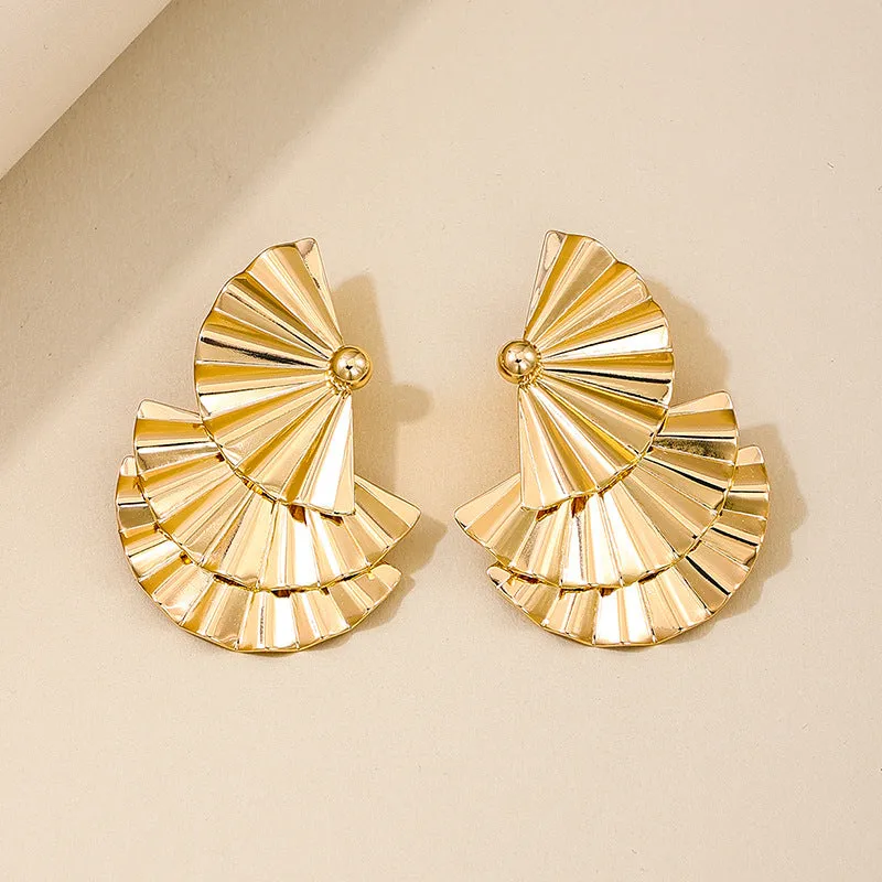 Exquisite Fan-Shaped Earrings with a Bold European-Inspired Design