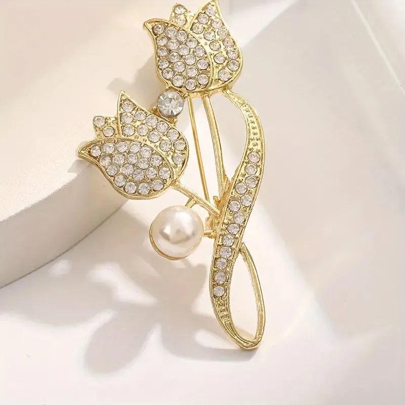 Exquisite Tulip-Shaped Faux Pearl Brooch Adorned with Artificial Diamond