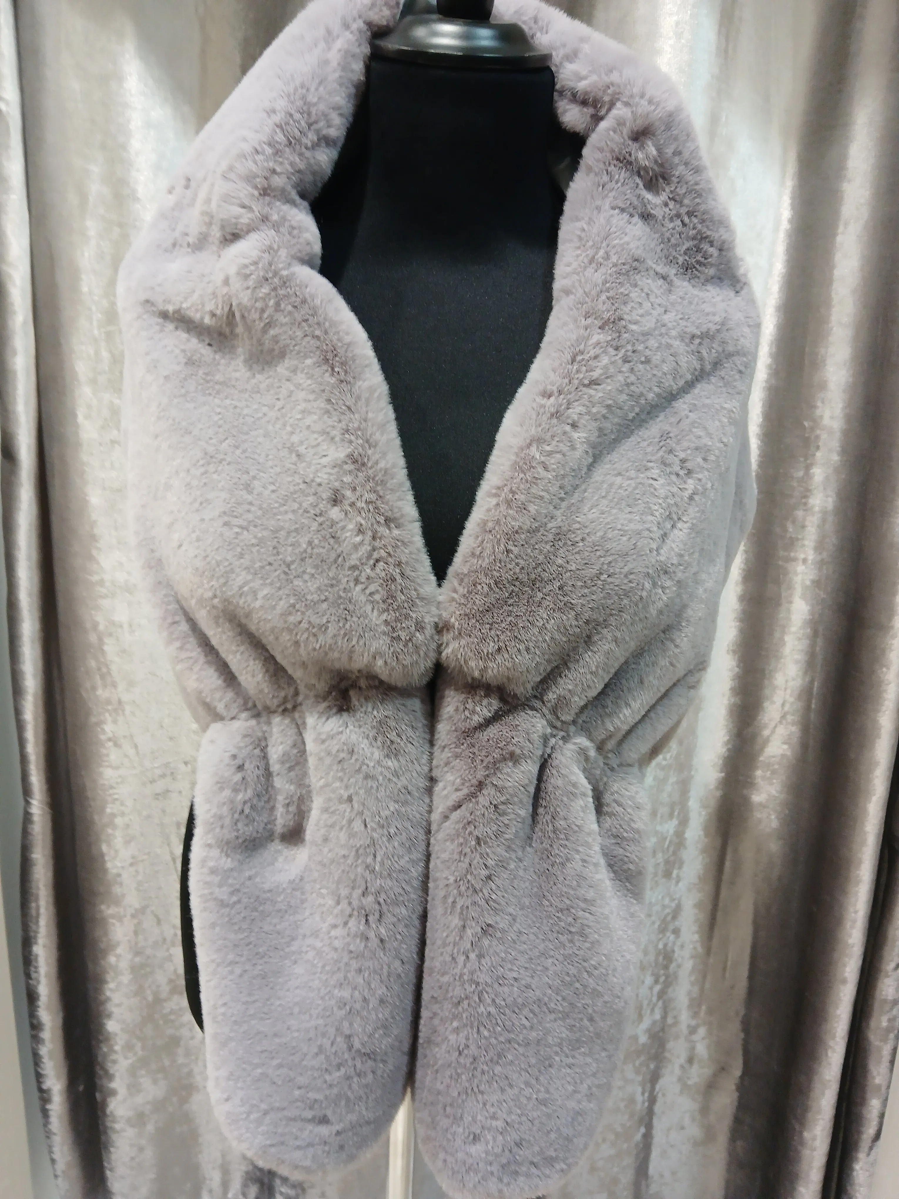 Faux fur wrap/stoles