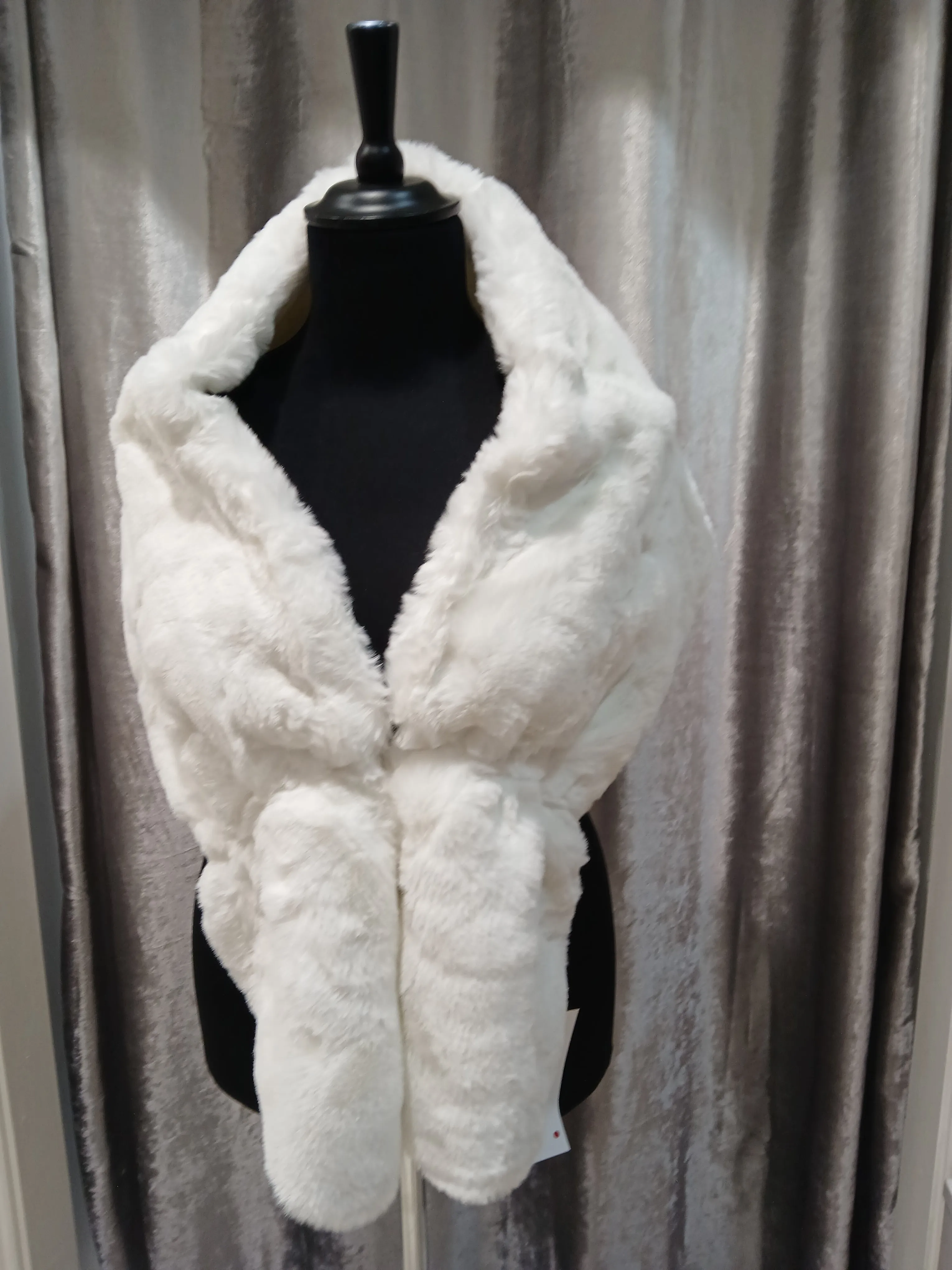 Faux fur wrap/stoles