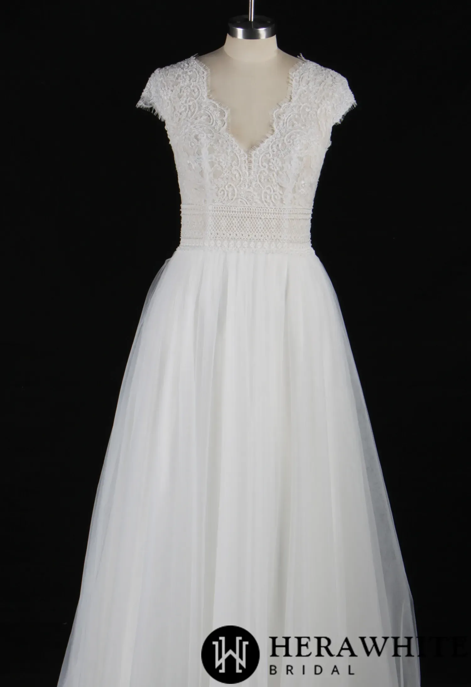 Graceful Geometric Lace Beading Wedding Dress