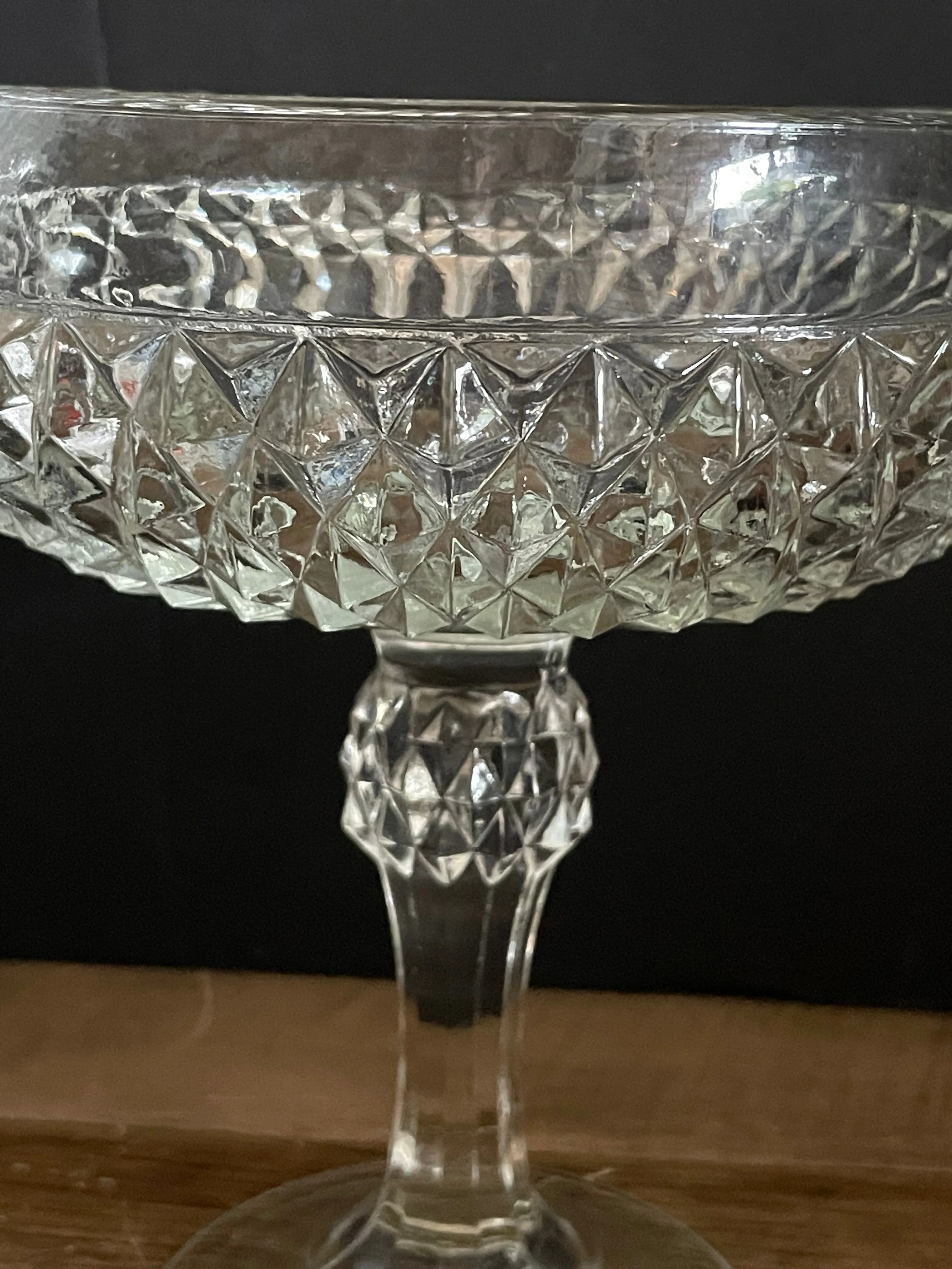 [L] <€€ Vintage Crystal Glass Pedestal Diamond Cut Candy Dish Delicate Regal