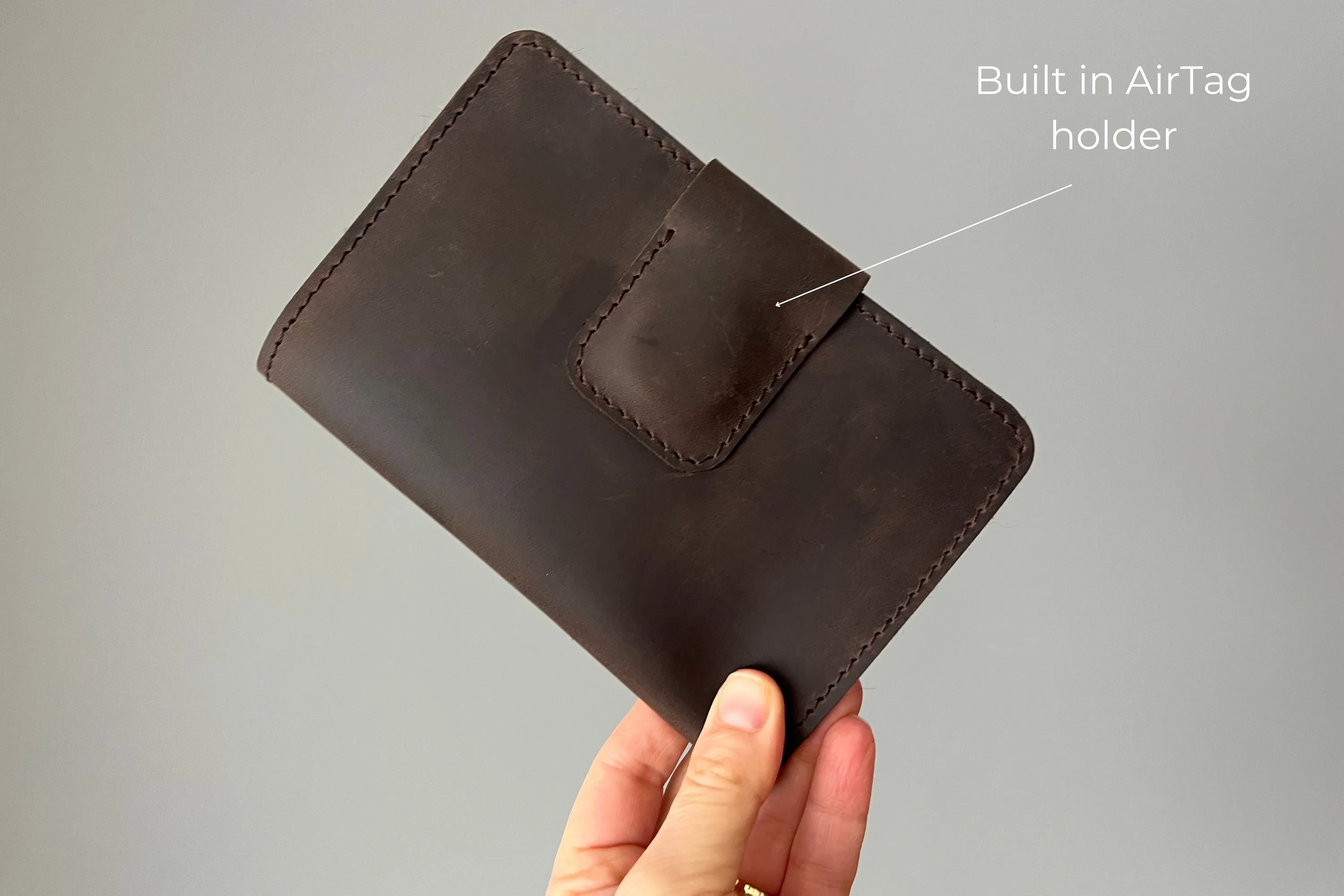 Passport Travel Wallet with Airtag Slot/ Oak Brown