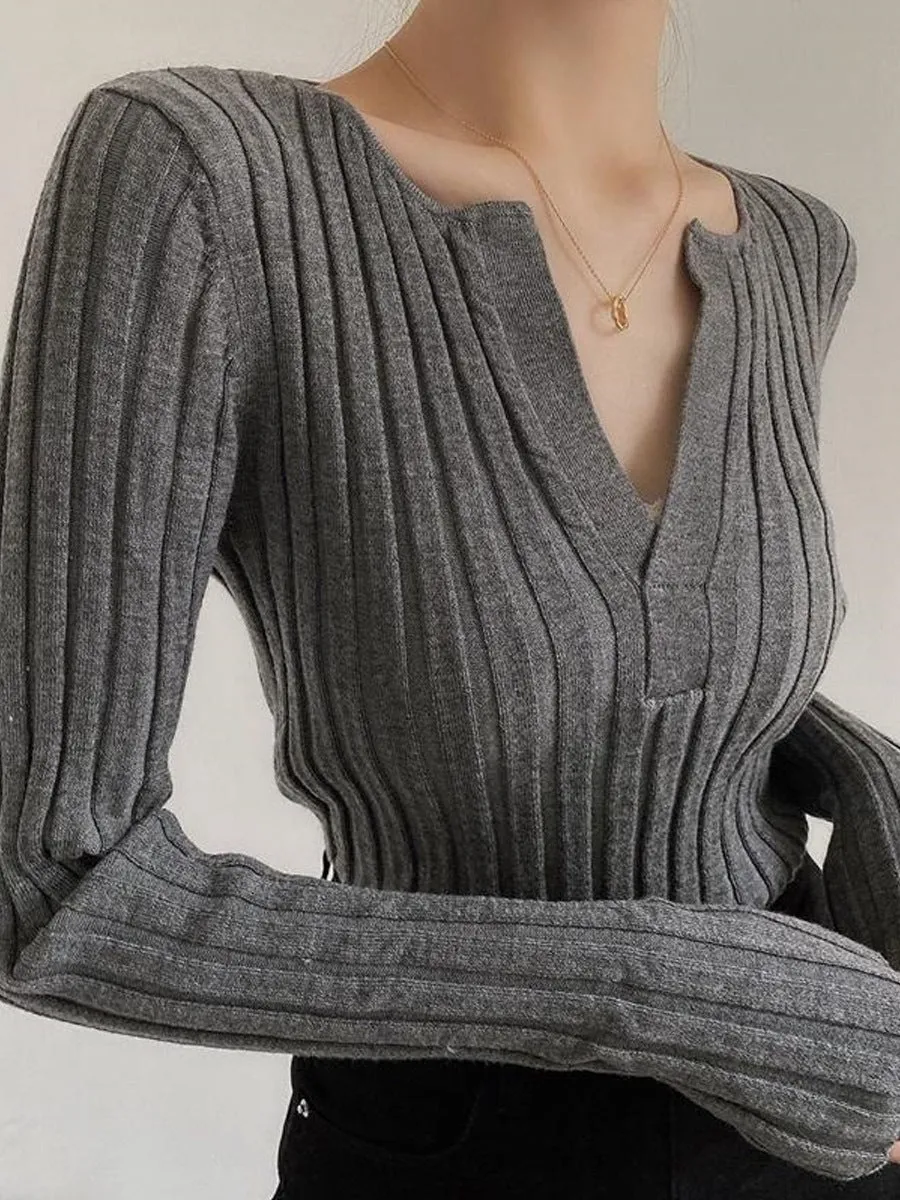 Solid Textured Graceful V-neck Knit Top