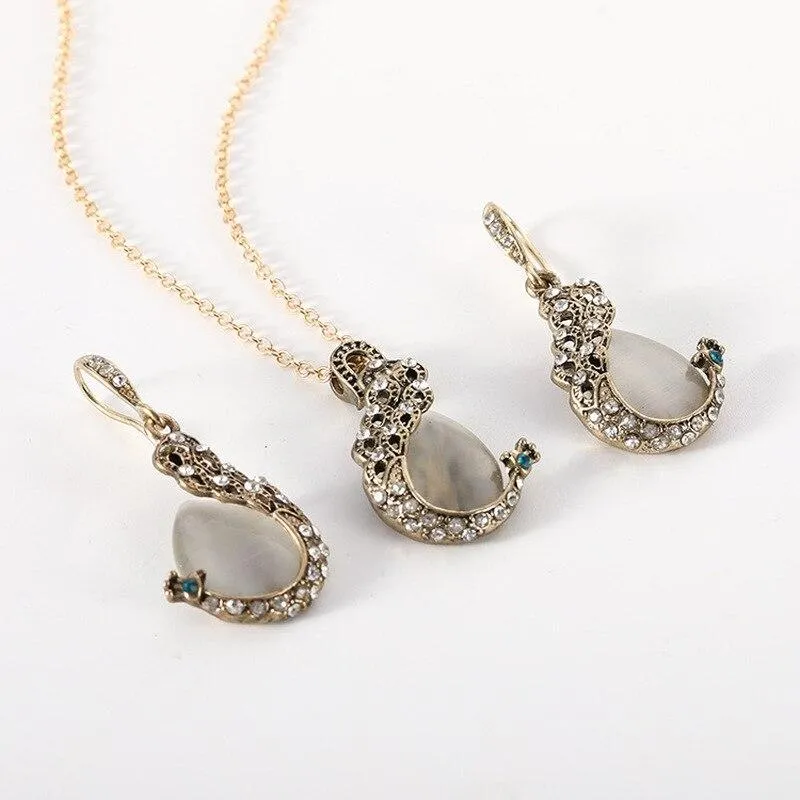 Women Elegant Waterdrop Rhinestone Pendant Necklace Earrings Set