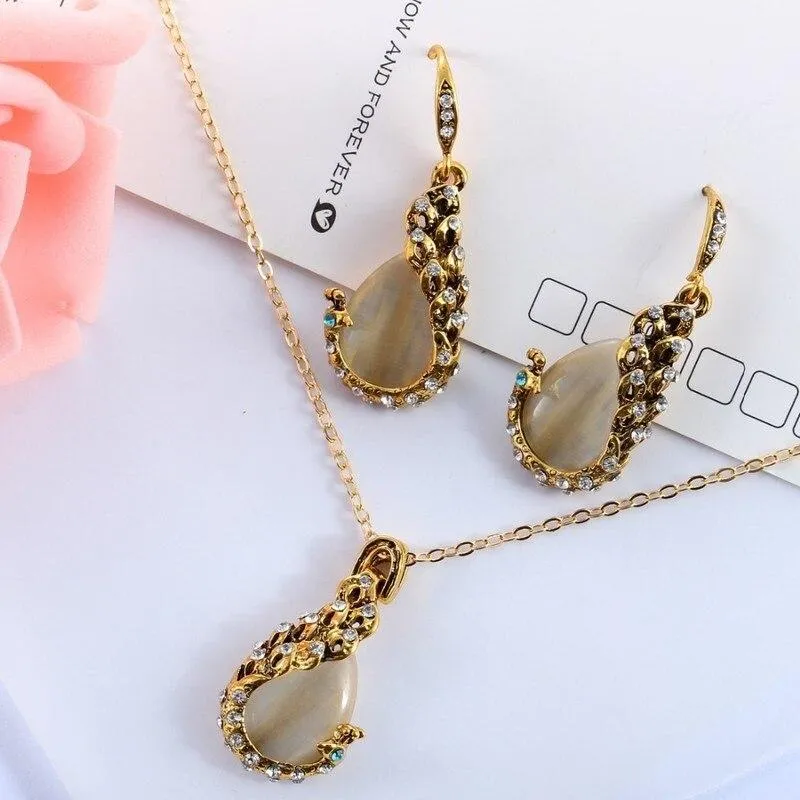 Women Elegant Waterdrop Rhinestone Pendant Necklace Earrings Set